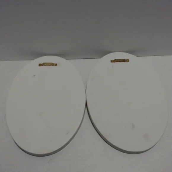 ceramic raised relief oval floral Wall hangings. Pre Owned. - Picture 2 of 2